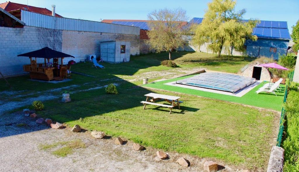 Chambres D'Hotes Aux Portes Des Tumuli Bussy-le-Château Exterior foto